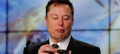 Джефф Безос - Илон Маск потерял $50 млрд после опроса в Twitter о продаже акций Tesla - runews24.ru - США - Twitter