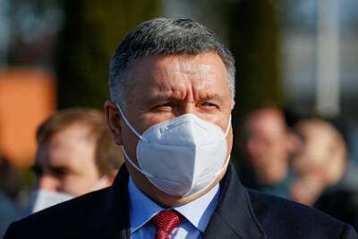 Дмитрий Разумков - Арсен Аваков - Арсений Яценюк - Аваков назвал офис президента Украины «слабаками или дураками» - lenta.ru - Украина