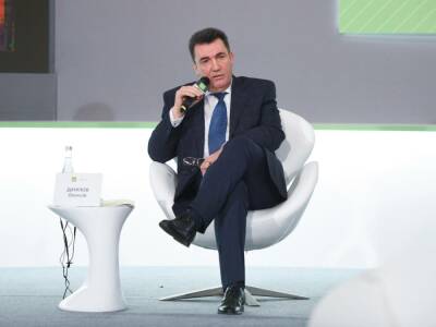 Алексей Данилов - Данилов о заявлении немецкого депутата: Пусть социал-демократы Германии возьмут по несколько беженцев к себе домой или в кабинет в Бундестаге - gordonua.com - Украина - Белоруссия - Германия