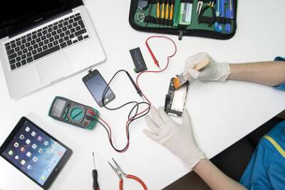 Apple упростит ремонт iPhone - lenta.ru