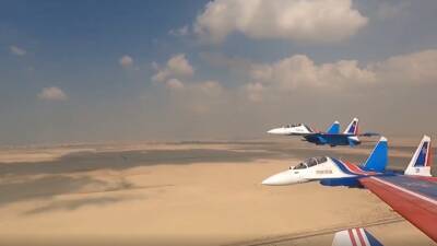 «Русские Витязи» прибыли в ОАЭ для участия в Dubai Airshow 2021 - vm.ru - Россия - Эмираты - Dubai - Минобороны