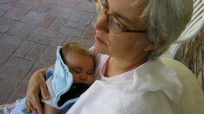 Как оформить пособие по уходу за ребенком на бабушку? - penzainform.ru - Россия