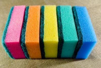 Как правильно использовать губки для мытья посуды разных цветов - skuke.net