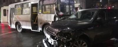 В Челябинске нашли водителя Range Rover, сбежавшего с места массового ДТП с маршруткой - runews24.ru - Челябинск