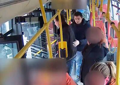 В Праге иностранцы избили пассажира автобуса: видео - vinegret.cz - Украина - Чехия - Прага