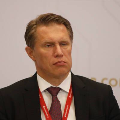 Михаил Мурашко - Чуть более половины россиян старше 65 лет вакцинировались против COVID-19 - radiomayak.ru - Россия