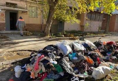 Из квартиры одесситки вывезли три самосвала мусора (фото) - facenews.ua - Украина - Одесса