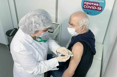 На Кубани ввели обязательную вакцинацию от COVID-19 для пожилых - pnp.ru - Санкт-Петербург - Краснодарский край - Кубани