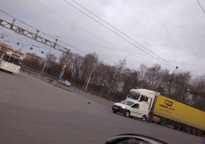 Из-за аварии с фурой на Московском шоссе образовалась пробка - ya62.ru - Рязань