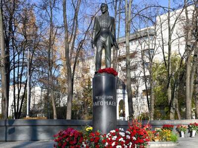 Алексей Емельянов - Муслим Магомаев - В столице отремонтируют памятник Муслиму Магомаеву - rosbalt.ru - Москва
