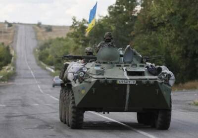 Иван Филипоненко - ВСУ разместили бронетехнику в селе недалеко от линии разграничения в Донбассе - news-front.info - Украина - ЛНР - Донбасс
