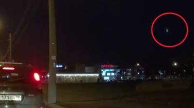 Над петербургским небом заметили «метеорит» - neva.today - Санкт-Петербург - с. Кадры