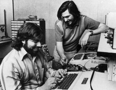Лот за $600 000: самый первый компьютер Apple-1 выставили на аукцион - Русская семерка - russian7.ru