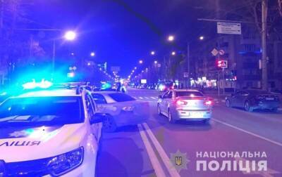 В Харькове на месте ДТП с детьми авто сбило патрульного - korrespondent.net - Украина - Харьков