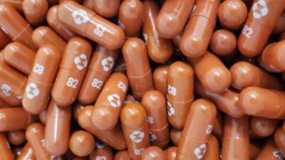 Об опасности таблеток от COVID-19 предупредил вирусолог – что могут спровоцировать - lenta.ua - Украина
