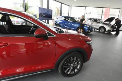 Белорусам запретили продавать новые автомобили россиянам - lenta.ru - Россия - Белоруссия