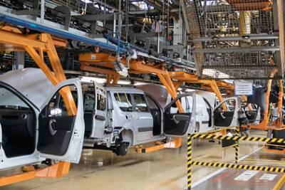 «АвтоВАЗ» опроверг полную остановку производства - lenta.ru