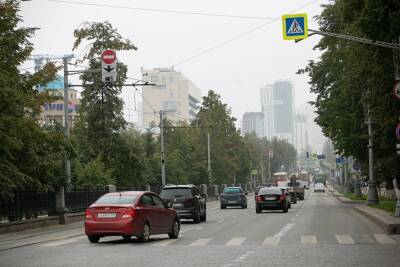 Только 2% жителей Свердловской области полностью довольны дорогами в регионе - znak.com - Москва - Россия - Иркутская обл. - респ. Татарстан - Тюменская обл. - Свердловская обл. - Ярославская обл. - Новосибирская обл.