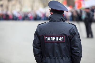 Подмосковный полицейский выстрелил в голову дочери во время поездки на такси - tvc.ru - Московская обл.