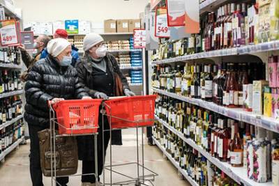 Ярослав Нилов - В Госдуме оценили последствия запрета на продажу алкоголя без QR-кодов - lenta.ru - Свердловская обл.