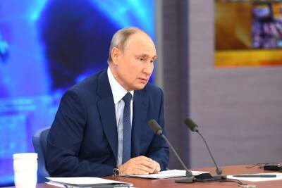 Владимир Путин - Дмитрий Песков - В Кремле рассказали о повторной вакцинации Путина - mk.ru - Россия