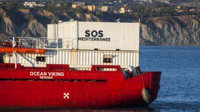 Ocean Viking доставил 306 мигрантов на Сицилию - ru.euronews.com - Австрия - Италия - Белоруссия - Германия - Польша - Болгария