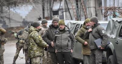 Алексей Резников - Новый глава Минобороны Украины прибыл в зону ООС: подробности и фото - dsnews.ua - Россия - Украина - Луганская обл. - Донбасс - Донецкая обл.