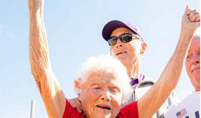 105-летняя Джулия Хокинс по прозвищу Ураган установила мировой рекорд на стометровке - newizv.ru - США - штат Луизиана