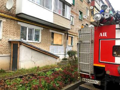 "Спасен!" Пожарные вынесли спящего в квартире смолянина на улицу - rabochy-put.ru