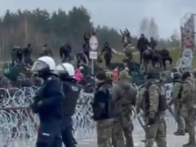 Минобороны Польши показало, как группа мигрантов прорвалась через границу, их задержали - gordonua.com - Украина - Белоруссия - Польша - Литва - Латвия