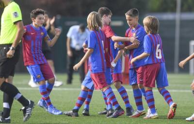 Футболисты Барселоны U-12 специально пропустили гол, проявив фэйр плей - sport.bigmir.net - Барселона
