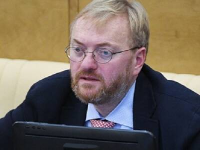 Виталий Милонов - Антон Котяков - В Госдуме предложили сократить рабочий день в России осенью и зимой - newsland.com - Россия