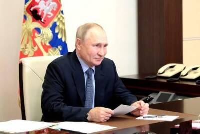 Владимир Путин - Дмитрий Песков - Песков рассказал о ревакцинации Путина от COVID - versia.ru - Россия