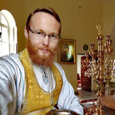 Алексей Навальный - Священника, уволенного после поста о Навальном, решили сослать в монастырь - znak.com - Ульяновская