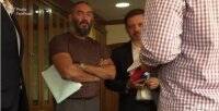 После аплодисментов и оваций: в Укрэксиме уволили двух нападавших на журналистов Схем - vlasti.net