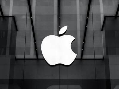 Apple выплатит почти 30 млн долларов своим сотрудникам в США из-за проверки сумок - unn.com.ua - США - Украина - Киев - шт. Калифорния