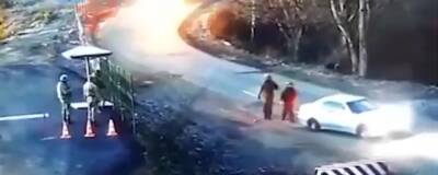 Mercedes Benz - В Карабахе гражданин Армении кинул в военнослужащих гранату: пострадали три человека - runews24.ru - Россия - Армения - Азербайджан - Шуша