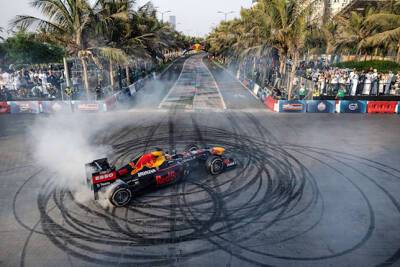 Себастьян Феттель - Видео: Шоу Red Bull в Саудовской Аравии - f1news.ru - Саудовская Аравия - Джидда