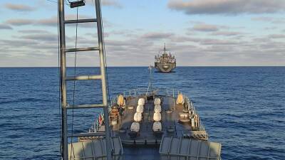 Украина показала кадры учений с кораблями США в Черном море - iz.ru - США - Украина - Израиль - Турция - Румыния - Славянск