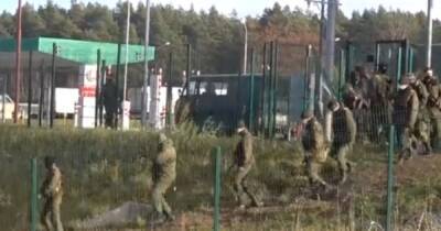 На границе с Польшей заметили вооруженных белорусских силовиков (ВИДЕО) - dsnews.ua - Украина - Белоруссия - Польша