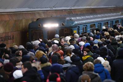 Выживший после падения под поезд в Москве мужчина найден мертвым - lenta.ru - Москва