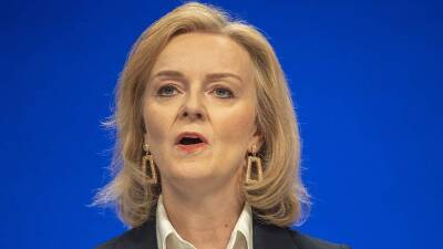 Лиз Трасс - Глава британского МИД назвала РФ ответственной за миграционном кризисе - iz.ru - Москва - Россия - Англия - Израиль - Белоруссия - Польша