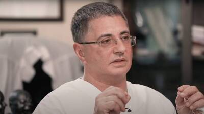 Александр Мясников - Доктор Мясников рассказал, почему у людей немеют конечности - vm.ru - Россия