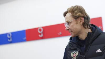 Валерий Карпин - Карпин: футболисты сборной России умеют справляться с давлением трибун - russian.rt.com - Россия - Хорватия - Кипр