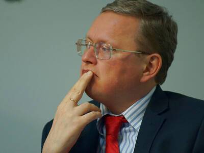Михаил Делягин - Михаил Делягин призывает народ забирать деньги из банков из-за QR-кодов - rosbalt.ru