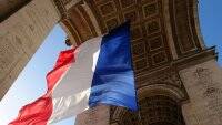 Макрон изменил один из цветов национального флага Франции - vlasti.net - Франция