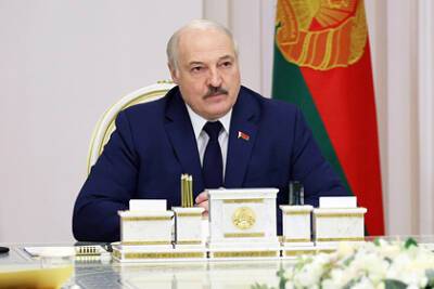 Александр Лукашенко - Лукашенко предложил доставить мигрантов на самолете в Мюнхен - lenta.ru - Белоруссия - Германия - Польша