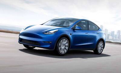 Tesla начала поставлять клиентам машины без портов USB для зарядки гаджетов - runews24.ru