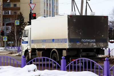 В ХМАО два подростка получили реальные сроки заключения за торговлю наркотиками - znak.com - Ханты-Мансийск - Югра - Омск