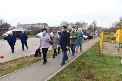 Антон Иванов - Жители Крейды в Белгороде пожаловались вице-мэру на благоустройство микрорайона - mk.ru - Белгород